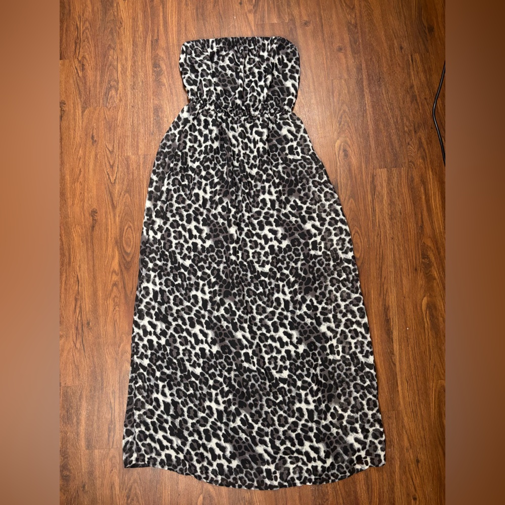 Forever 21 Black and White Animal Print Maxi Dress